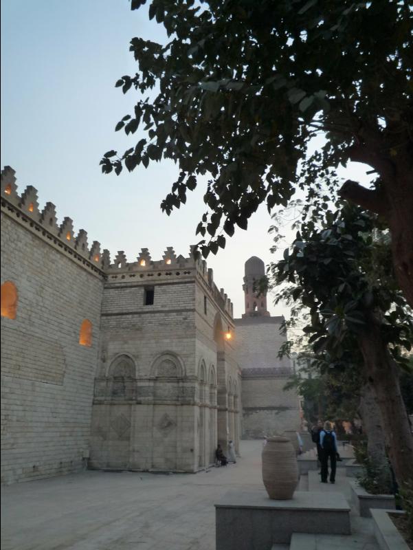 Mosque_of_al_Hakim02