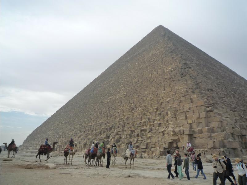 The_Giza_Pyramids14