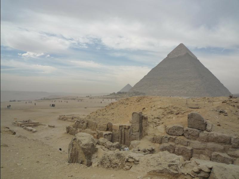 The_Giza_Pyramids29