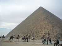 The_Giza_Pyramids14