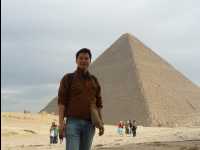 The_Giza_Pyramids40