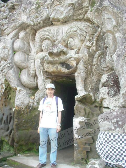 GoaGajah-ElephantCave05.jpg