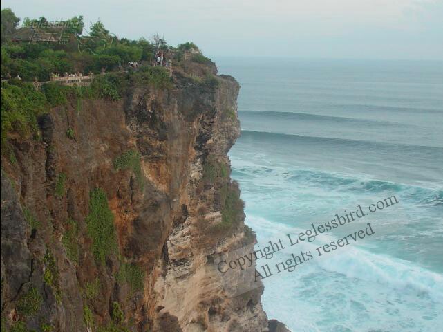 PuraLuhurUluwatu10.jpg