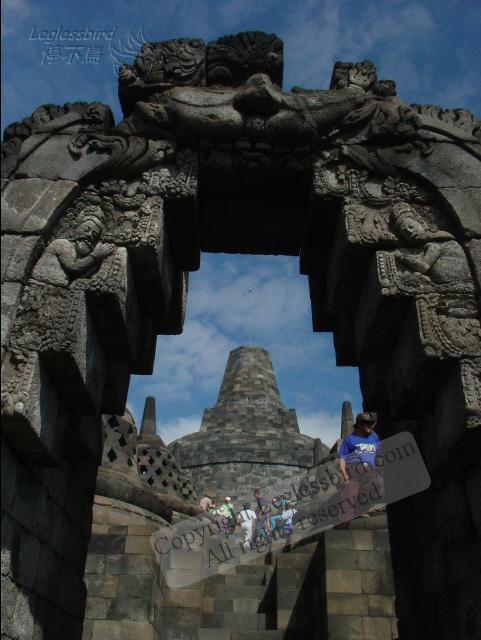 BorobudurTemple13.jpg
