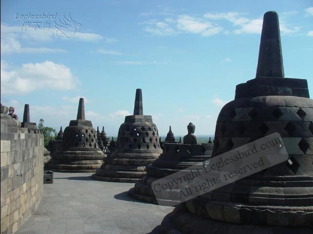 BorobudurTemple14.jpg