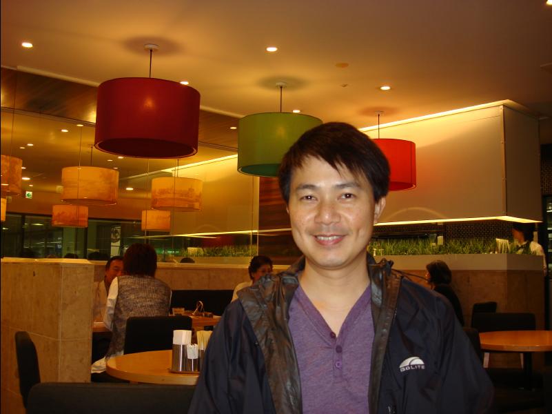Cafe_in_Hakata_station