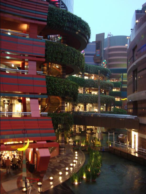 Canal_Plaza06