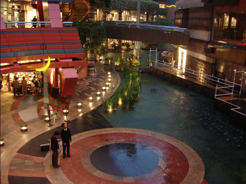 Canal_Plaza08