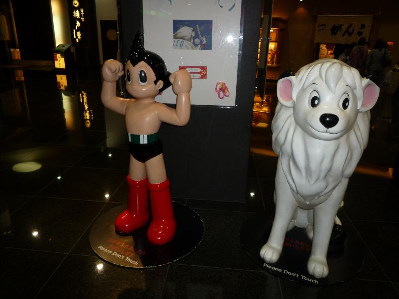 Tezuka_Shop04