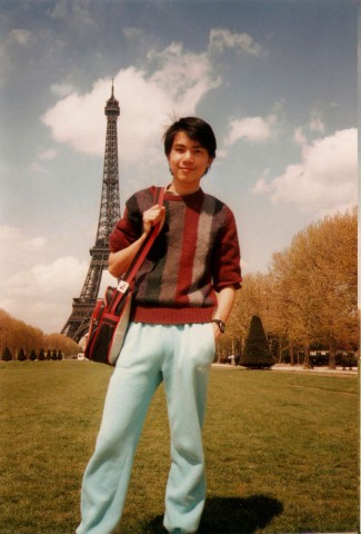 First independent travel at age 17 當時年紀小