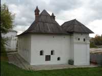 The_Old_English_Court01