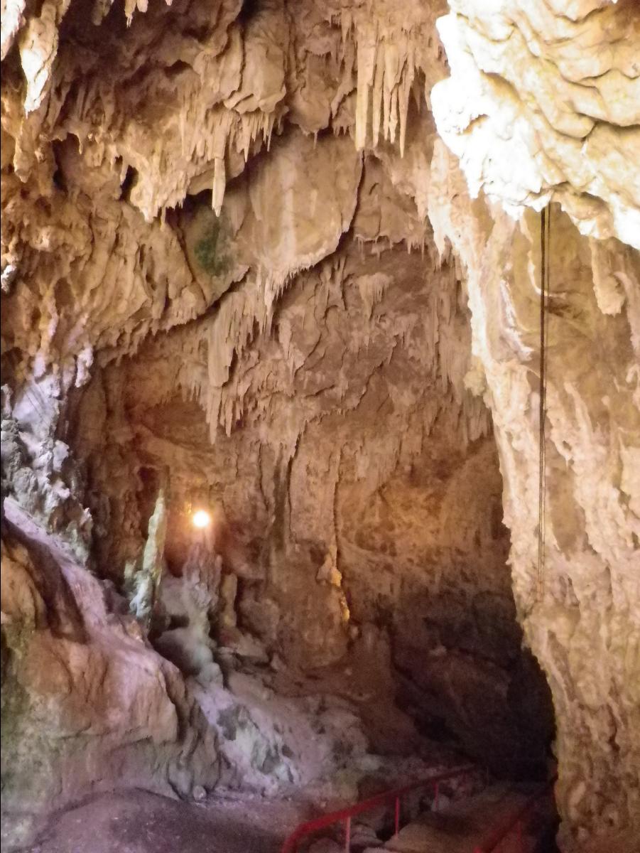 Cave03