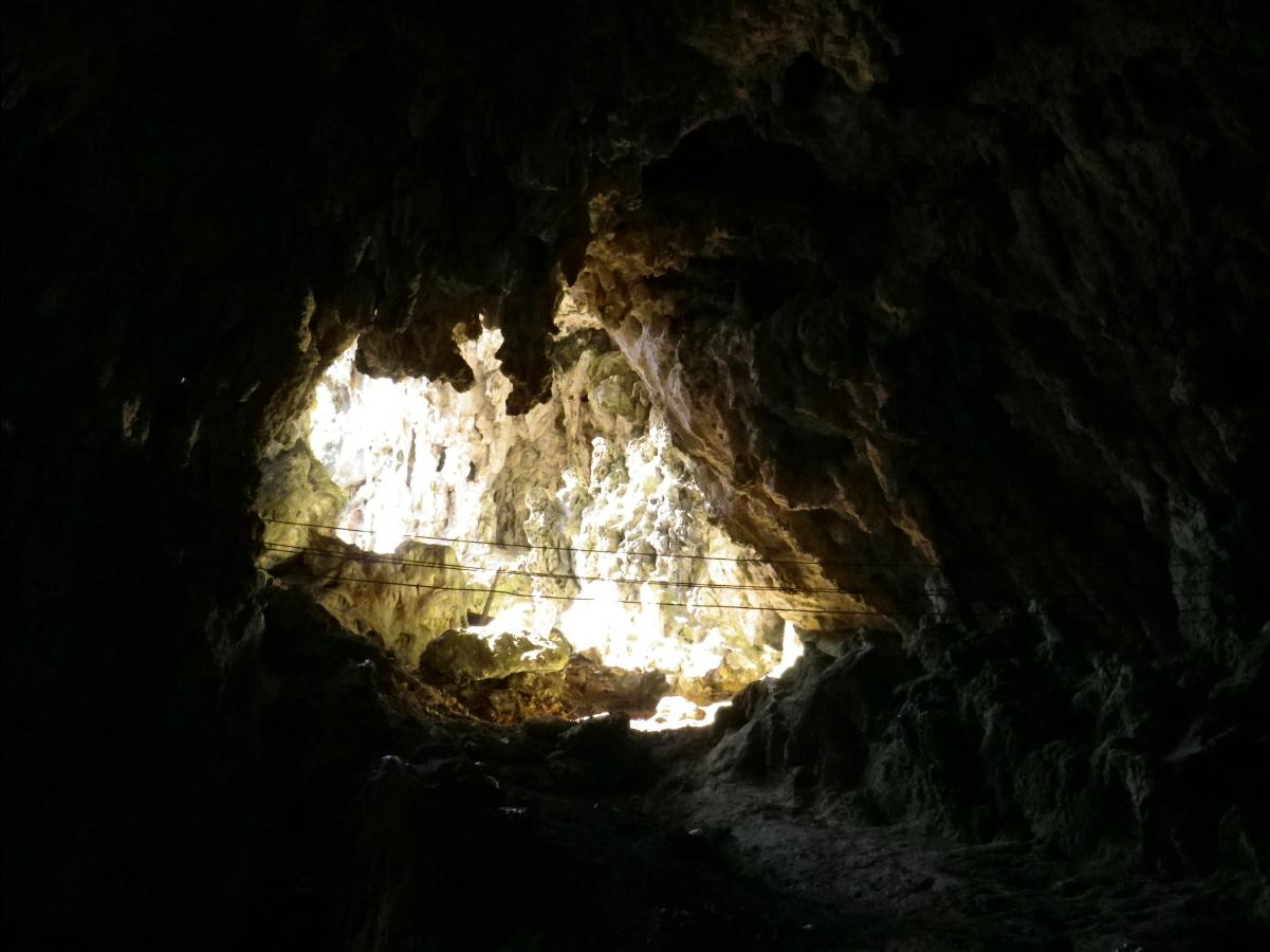 Cave05
